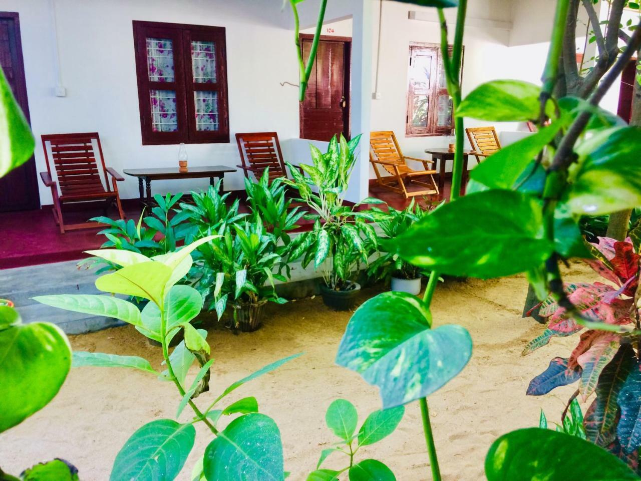 Tropicana Home Stay Arugam Bay Exterior photo