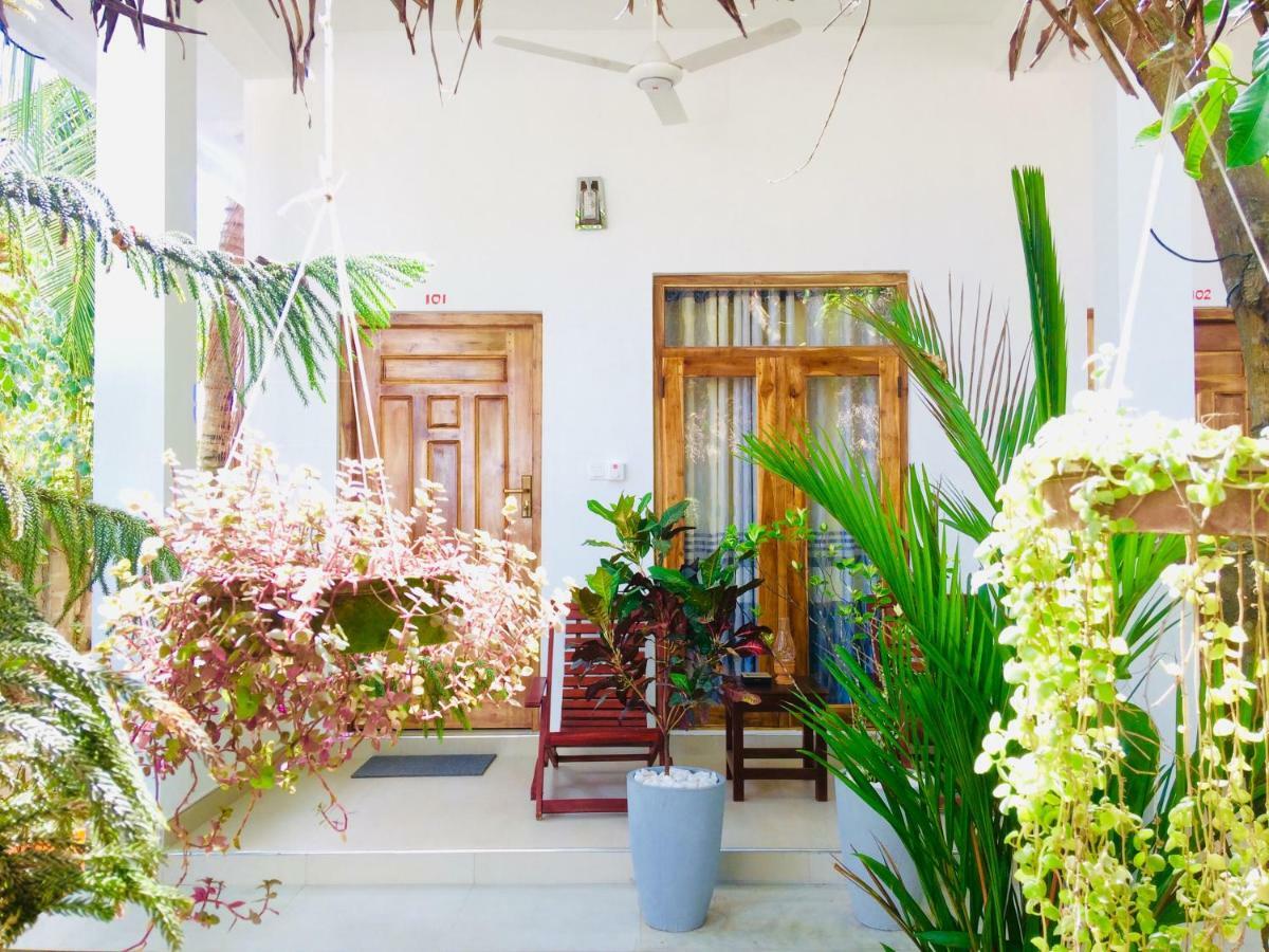 Tropicana Home Stay Arugam Bay Exterior photo